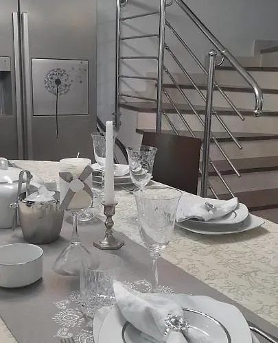 Apartament House *