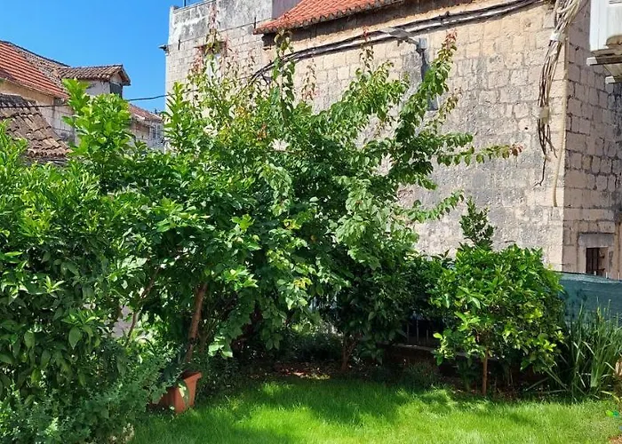 House Τρογκίρ