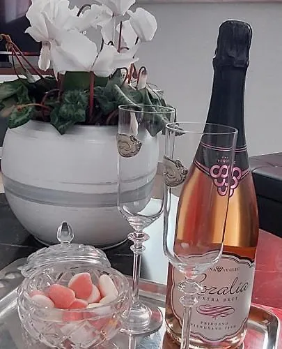 House アパート *