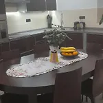House * Traù