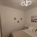 House * Traù